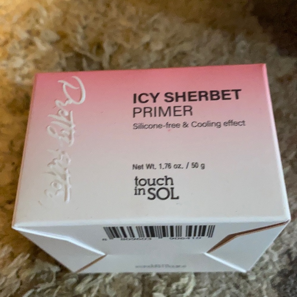 A touch in SOL, icy sherbet primer from body charm that hasn’t been opened!